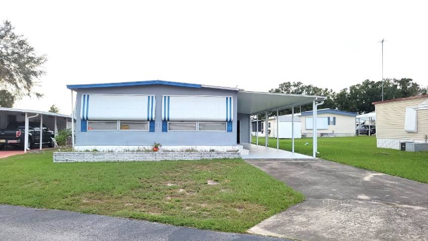 Dundee, FL Mobile Home for Sale located at 31 Rainbow Lane East Dell Lake Village